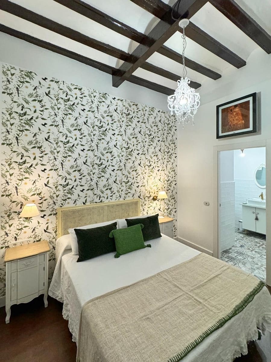 9 makuuhuone Hotelli myytävänä paikassa Cadiz kaupunki - 1 450 000 € (Ref: 8924044)