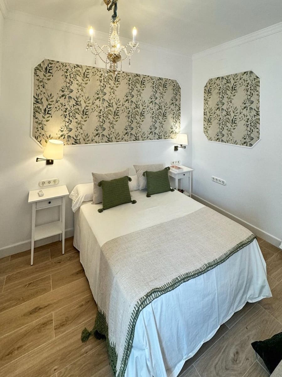 9 makuuhuone Hotelli myytävänä paikassa Cadiz kaupunki - 1 450 000 € (Ref: 8924044)