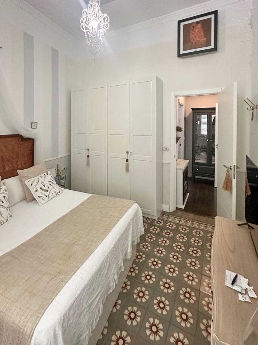 9 makuuhuone Hotelli myytävänä paikassa Cadiz kaupunki - 1 450 000 € (Ref: 8924044)