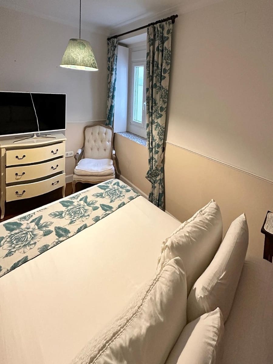 9 makuuhuone Hotelli myytävänä paikassa Cadiz kaupunki - 1 450 000 € (Ref: 8924044)