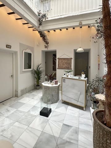 9 quarto Hotel para venda em Cádis cidade - 1 450 000 € (Ref: 8924044)