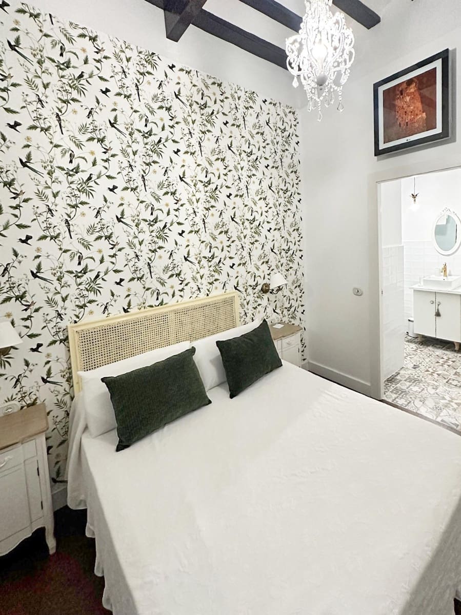 9 makuuhuone Hotelli myytävänä paikassa Cadiz kaupunki - 1 450 000 € (Ref: 8924044)