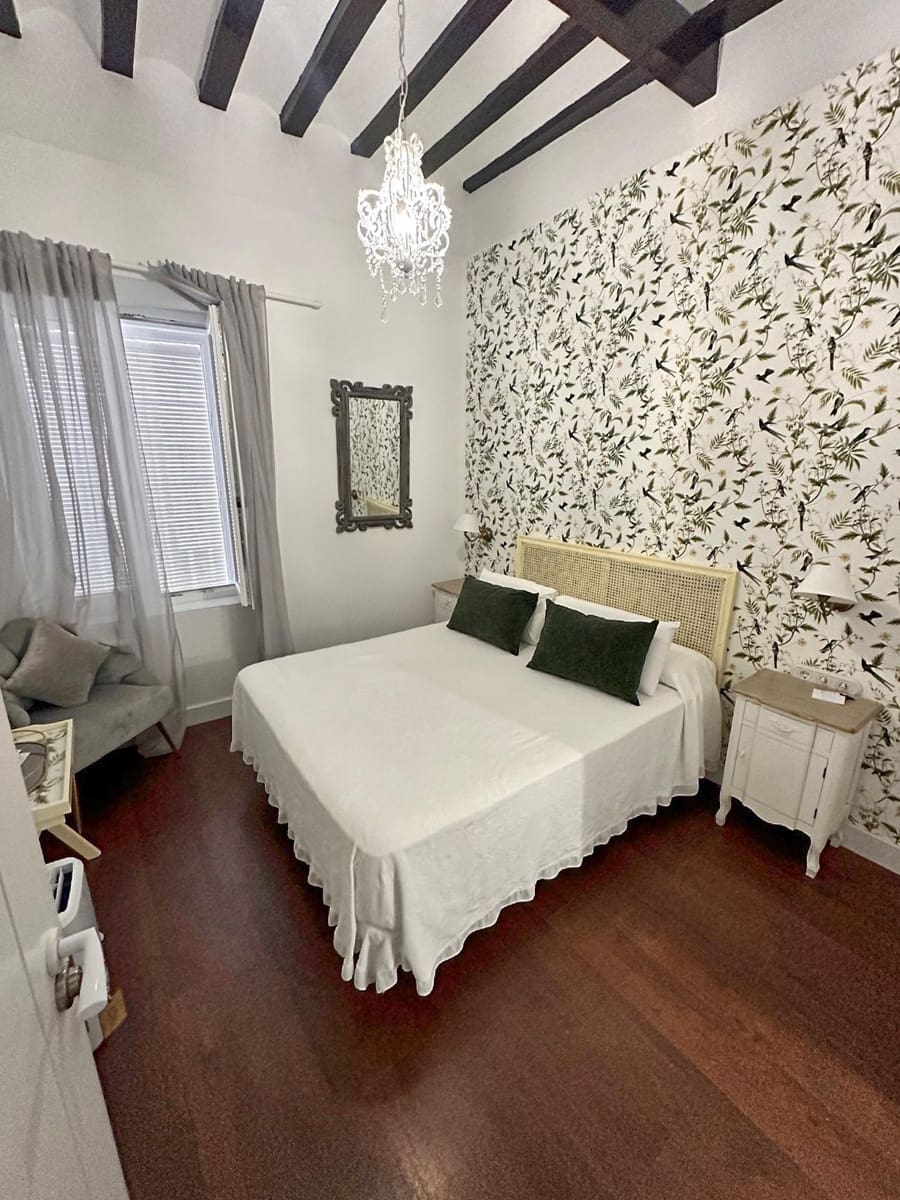 9 makuuhuone Hotelli myytävänä paikassa Cadiz kaupunki - 1 450 000 € (Ref: 8924044)