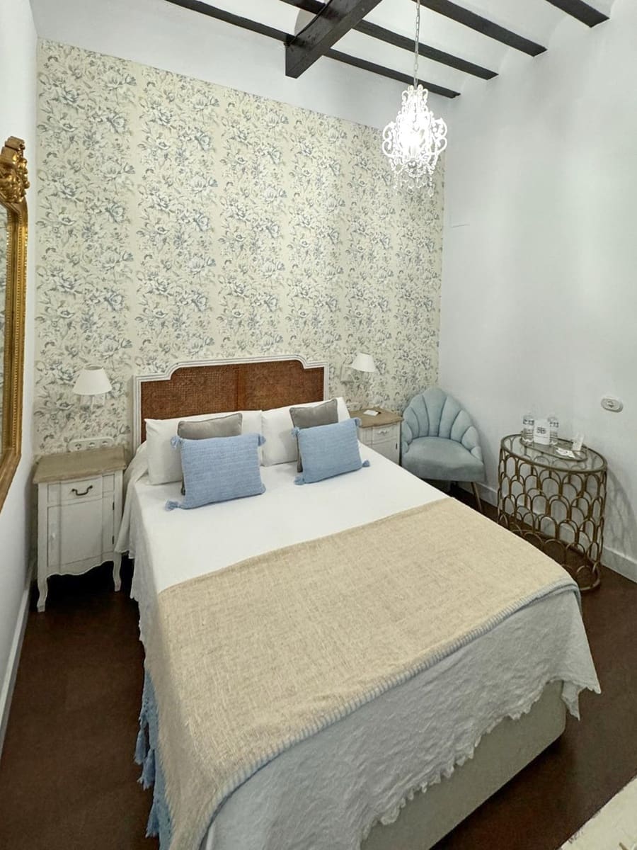 9 makuuhuone Hotelli myytävänä paikassa Cadiz kaupunki - 1 450 000 € (Ref: 8924044)