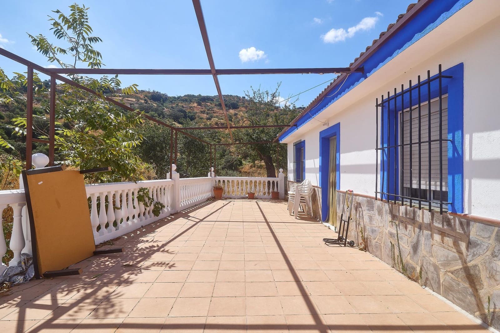 Ubebygd land til salgs i Guaro - € 695 000 (Ref: 9159575)