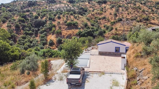 Ubebygd land til salgs i Guaro - € 695 000 (Ref: 9159575)