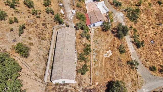 Ubebygd land til salgs i Guaro - € 695 000 (Ref: 9159575)