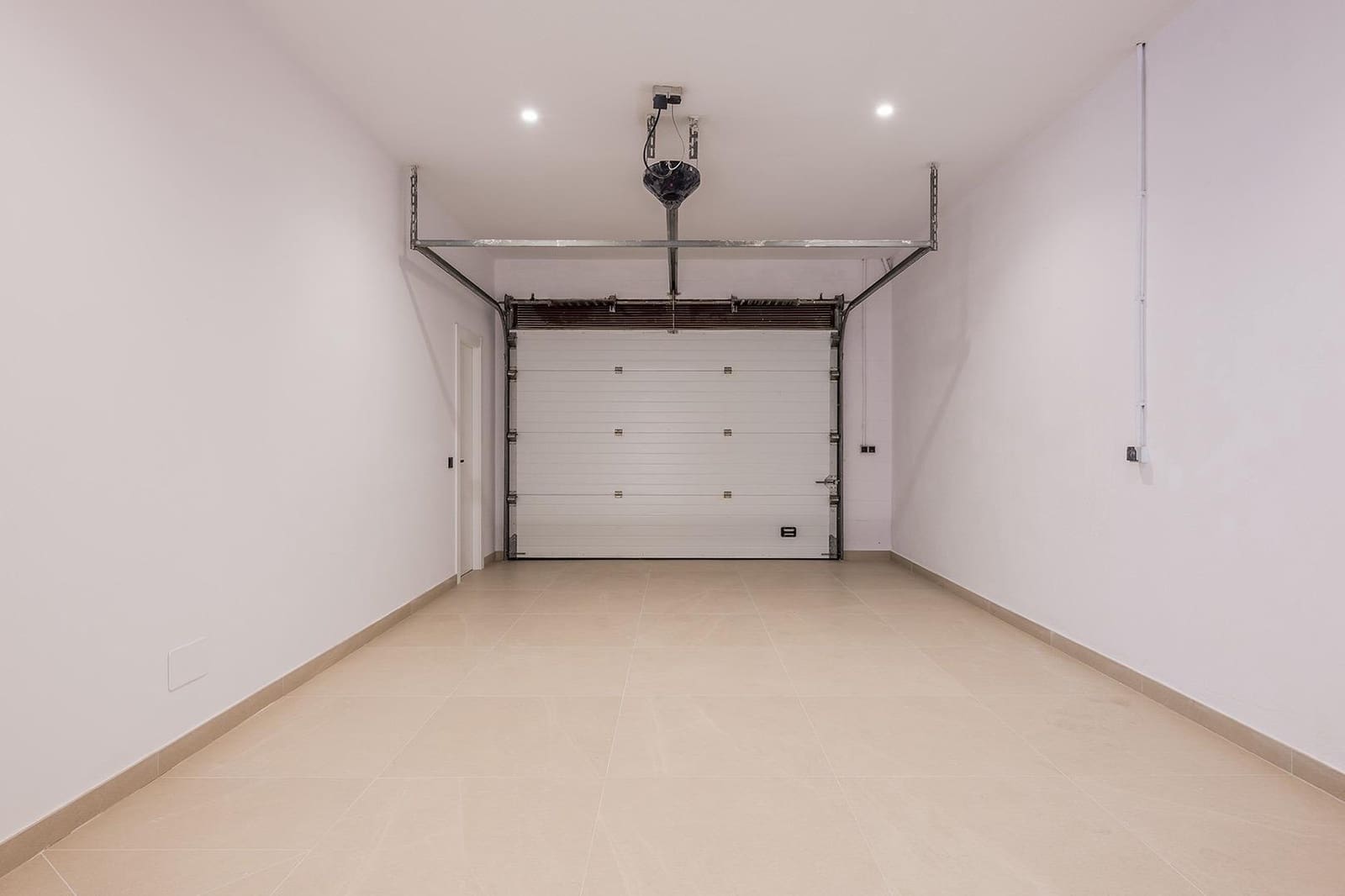 4 sypialnia Dom szeregowy na sprzedaż w Marbella z basenem garażem - 1 395 000 € (Ref: 9204658)