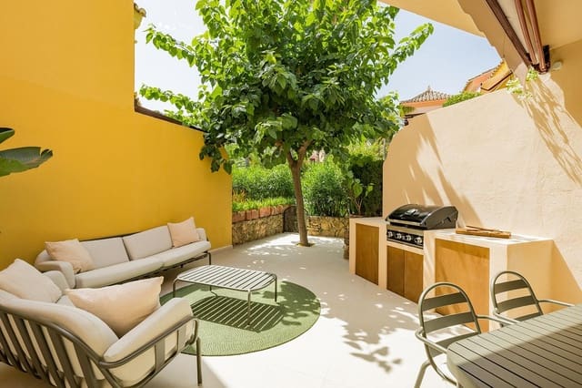 4 sypialnia Dom szeregowy na sprzedaż w Marbella z basenem garażem - 1 395 000 € (Ref: 9204658)