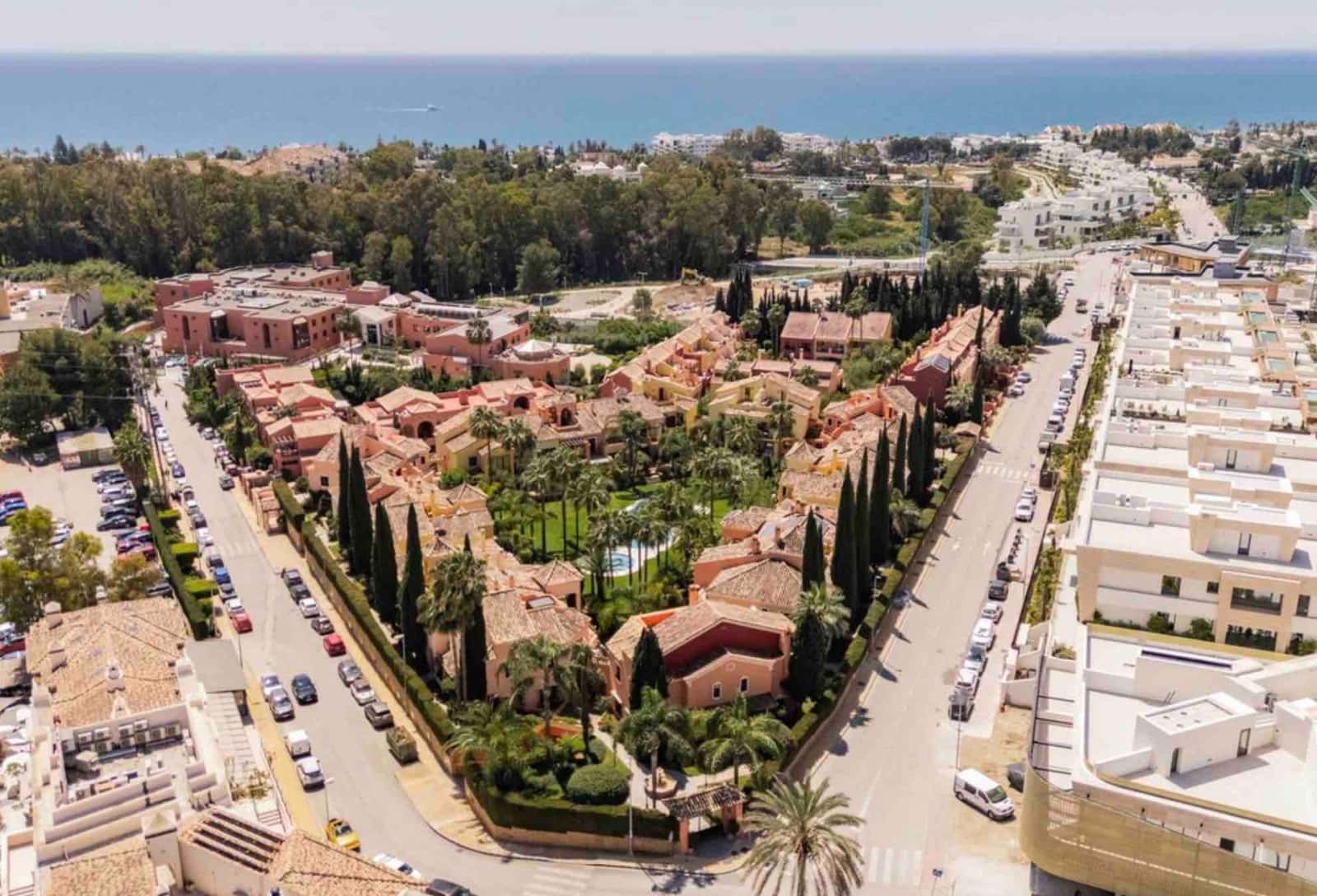 4 sypialnia Dom szeregowy na sprzedaż w Marbella z basenem garażem - 1 395 000 € (Ref: 9204658)