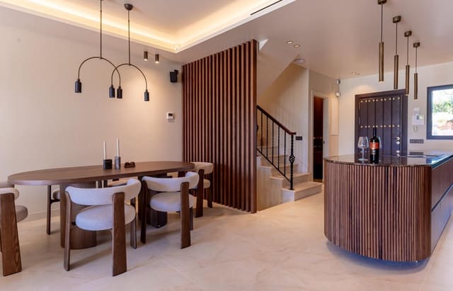 4 makuuhuone Rivitalo myytävänä paikassa Marbella mukana uima-altaan - 1 995 000 € (Ref: 9204664)