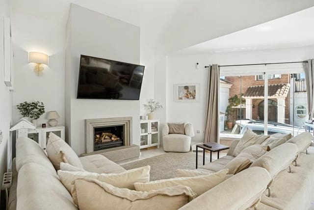 3 soveværelse Rækkehus til salg i Mijas med swimmingpool garage - € 560.000 (Ref: 9204665)