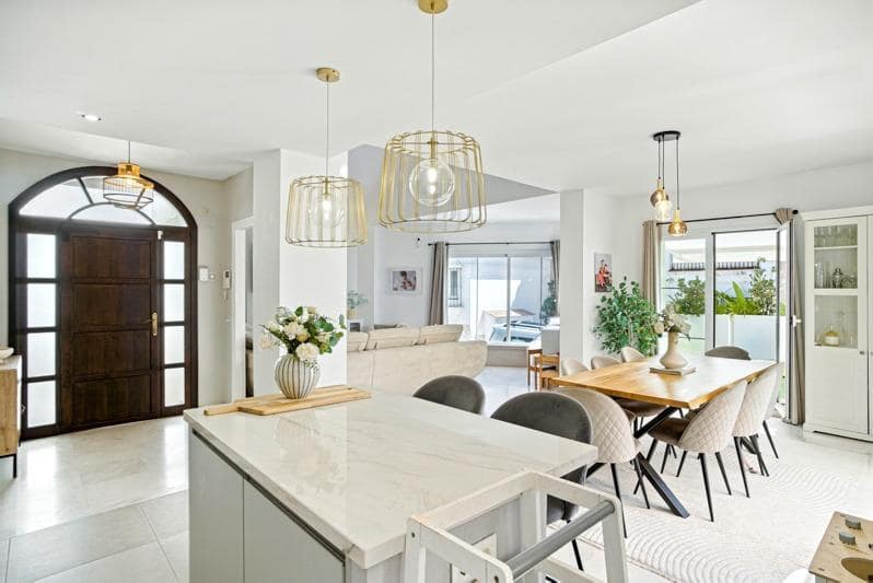 3 soveværelse Rækkehus til salg i Mijas med swimmingpool garage - € 560.000 (Ref: 9204665)