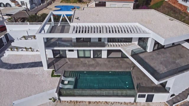 5 bedroom Villa for sale in Mijas with pool garage - € 4,114,000 (Ref: 9262684)