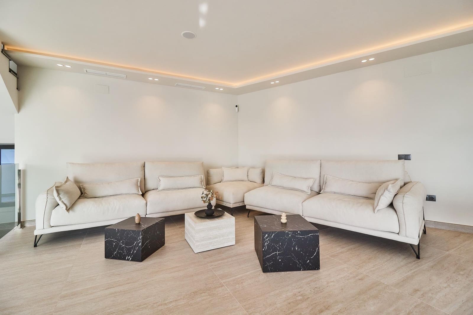 5 bedroom Villa for sale in Mijas with pool garage - € 4,114,000 (Ref: 9262684)