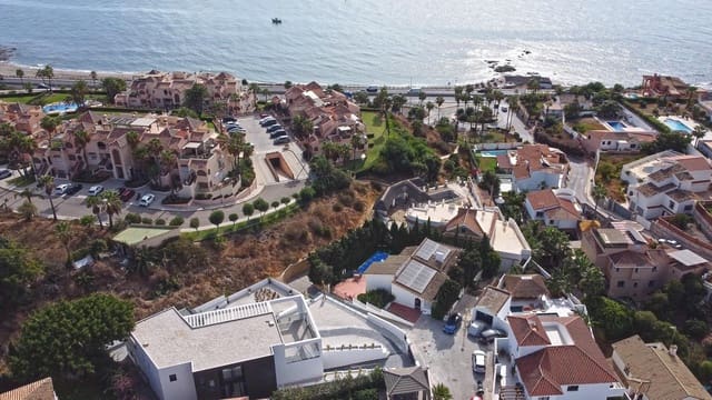 5 bedroom Villa for sale in Mijas with pool garage - € 4,114,000 (Ref: 9262684)