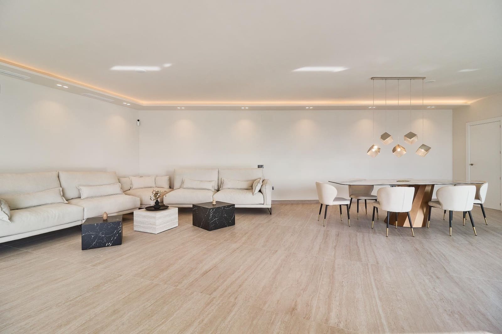 5 bedroom Villa for sale in Mijas with pool garage - € 4,114,000 (Ref: 9262684)