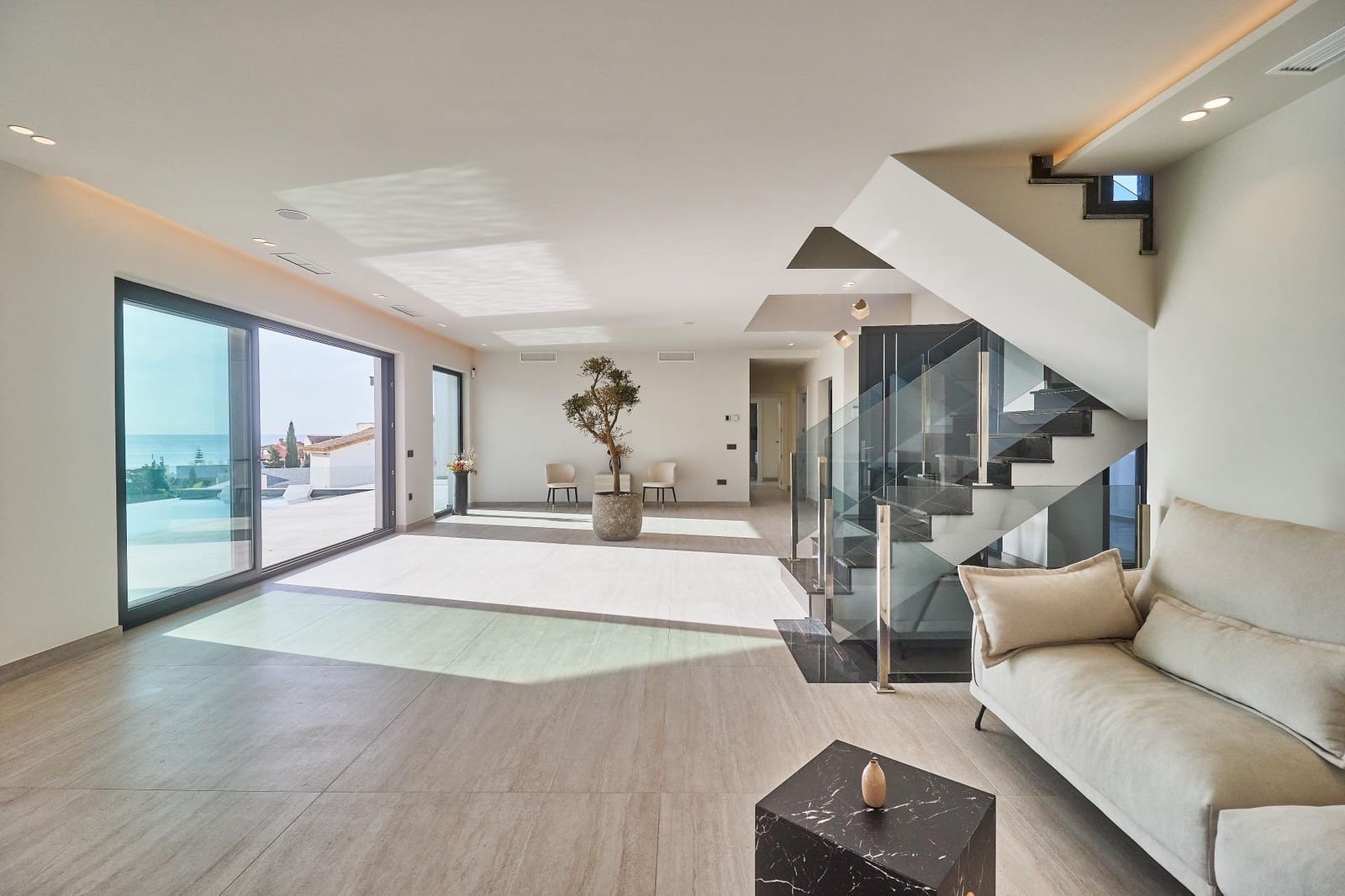 5 bedroom Villa for sale in Mijas with pool garage - € 4,114,000 (Ref: 9262684)