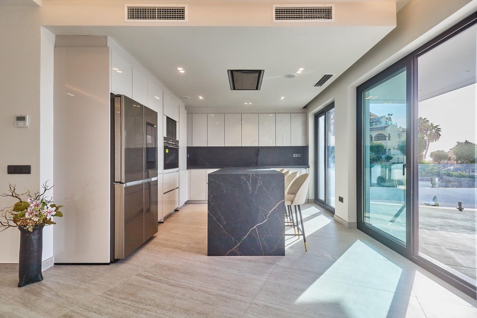 5 bedroom Villa for sale in Mijas with pool garage - € 4,114,000 (Ref: 9262684)