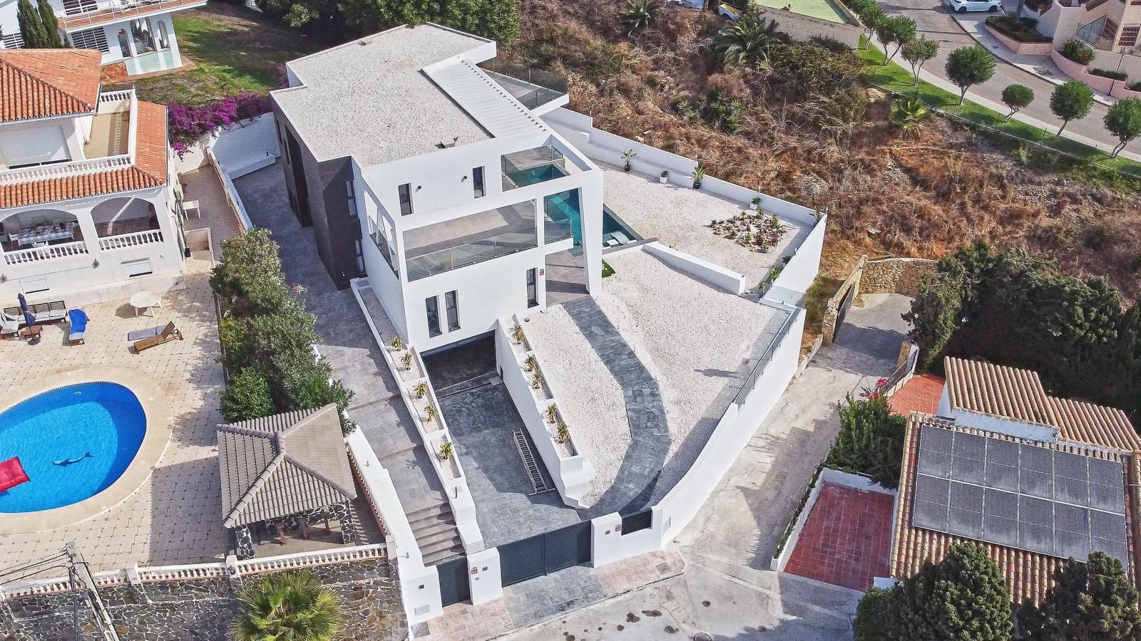 5 bedroom Villa for sale in Mijas with pool garage - € 4,114,000 (Ref: 9262684)
