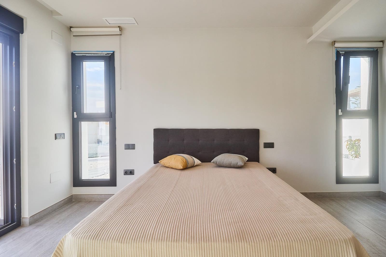 5 bedroom Villa for sale in Mijas with pool garage - € 4,114,000 (Ref: 9262684)