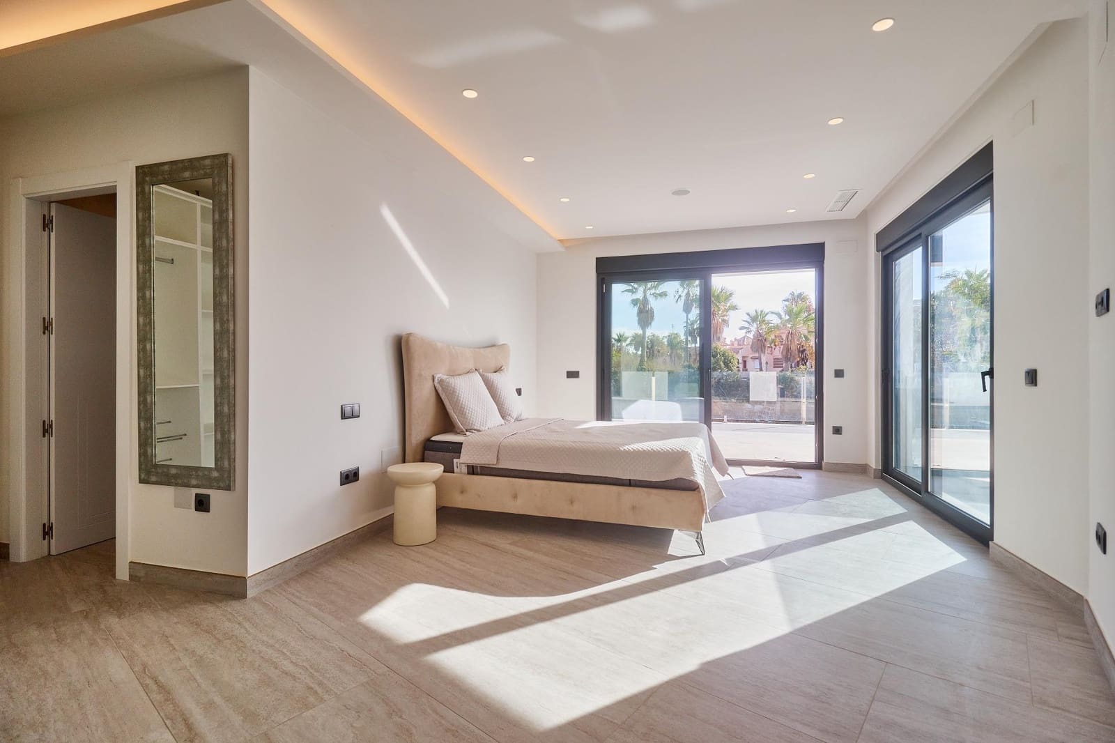 5 bedroom Villa for sale in Mijas with pool garage - € 4,114,000 (Ref: 9262684)