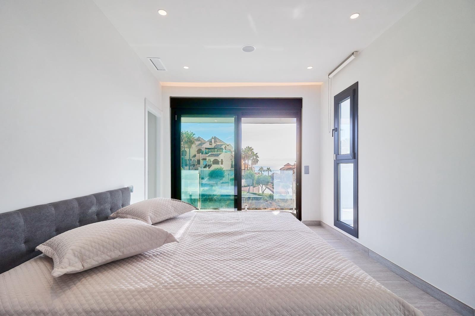 5 bedroom Villa for sale in Mijas with pool garage - € 4,114,000 (Ref: 9262684)