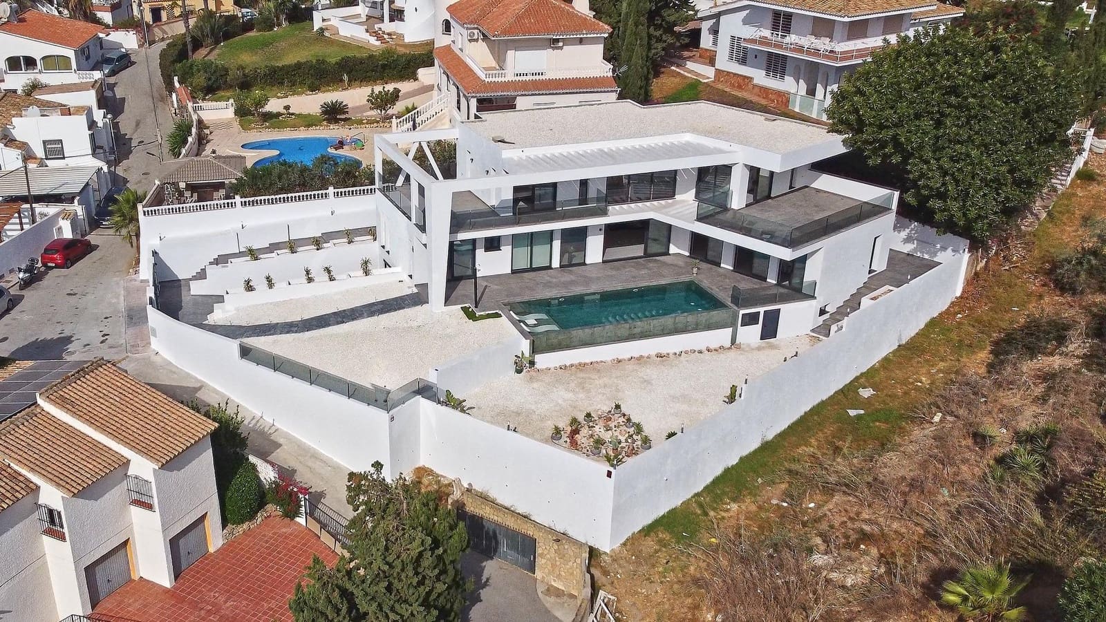 5 bedroom Villa for sale in Mijas with pool garage - € 4,114,000 (Ref: 9262684)