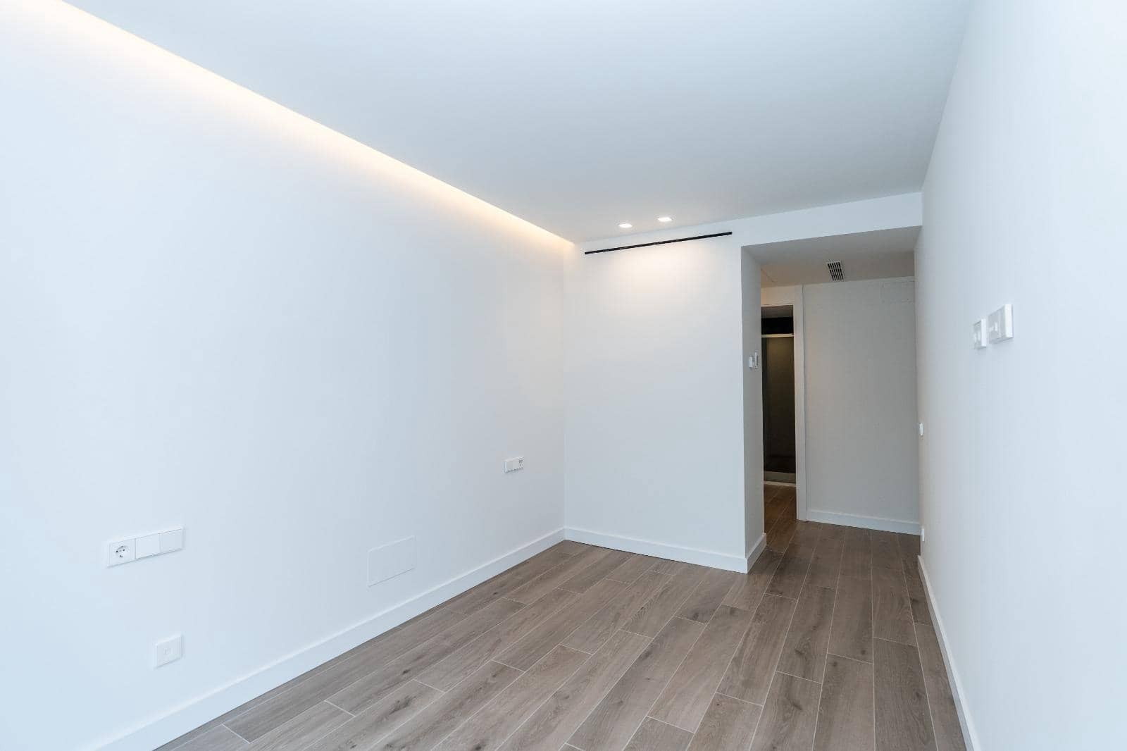 2 bedroom Apartment for sale in Fuengirola with pool garage - € 490,000 (Ref: 9272700)