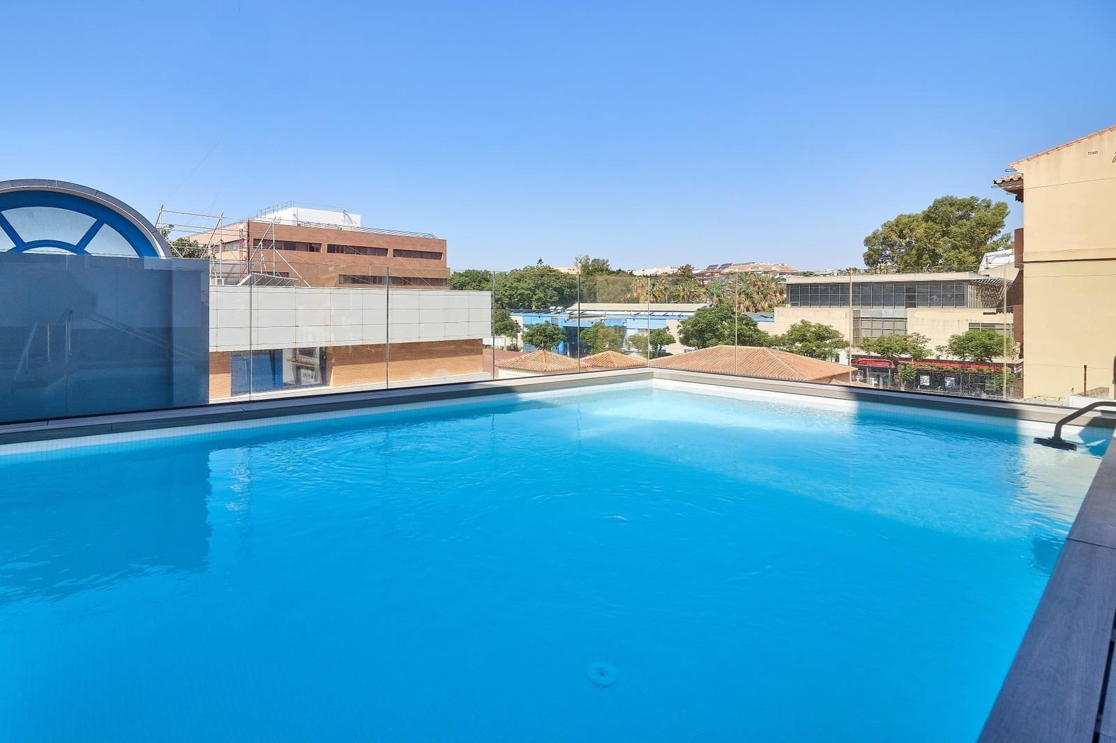 2 bedroom Apartment for sale in Fuengirola with pool garage - € 490,000 (Ref: 9272700)