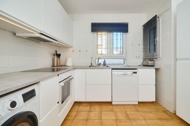 5 makuuhuone Rivitalo myytävänä paikassa Mijas mukana uima-altaan - 449 000 € (Ref: 9310977)