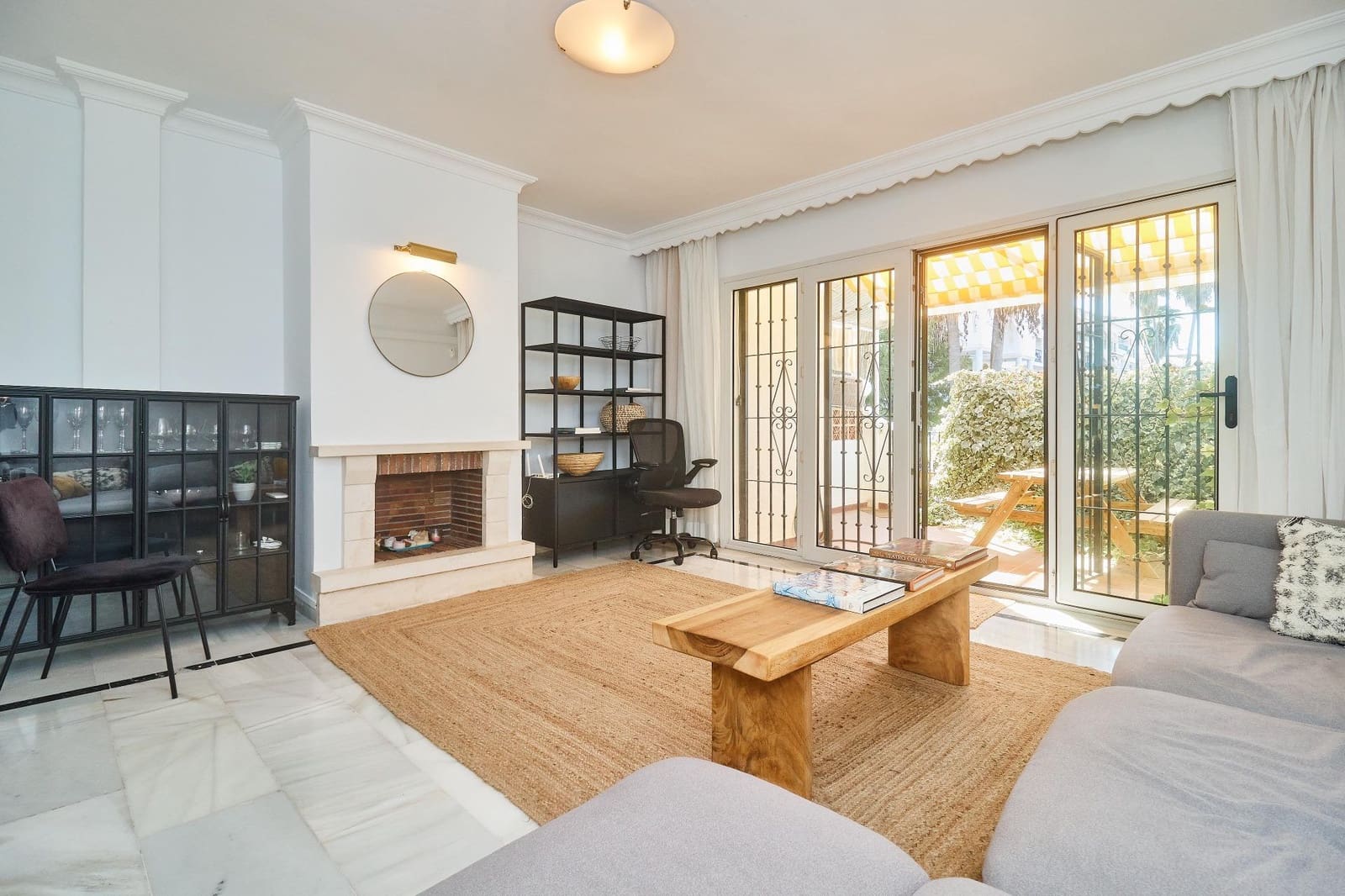 5 makuuhuone Rivitalo myytävänä paikassa Mijas mukana uima-altaan - 449 000 € (Ref: 9310977)