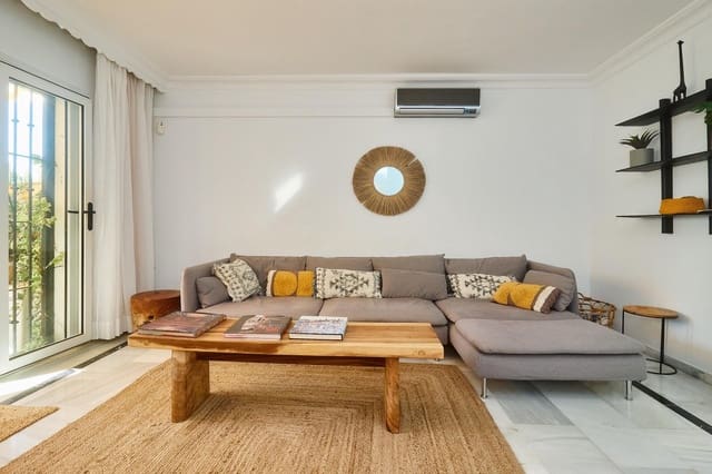 5 makuuhuone Rivitalo myytävänä paikassa Mijas mukana uima-altaan - 449 000 € (Ref: 9310977)