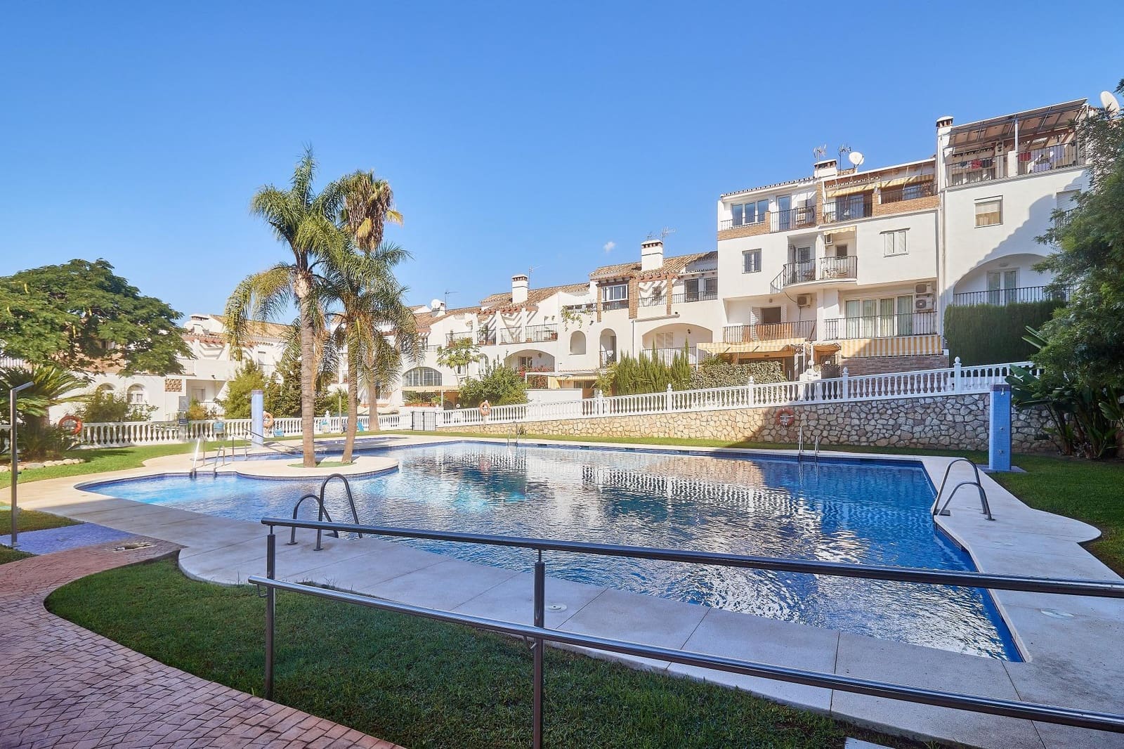 5 makuuhuone Rivitalo myytävänä paikassa Mijas mukana uima-altaan - 449 000 € (Ref: 9310977)