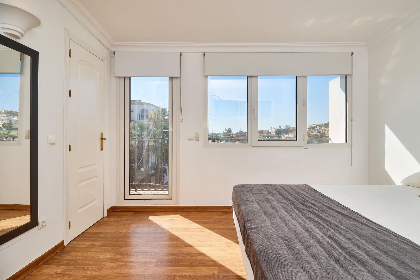 5 makuuhuone Rivitalo myytävänä paikassa Mijas mukana uima-altaan - 449 000 € (Ref: 9310977)