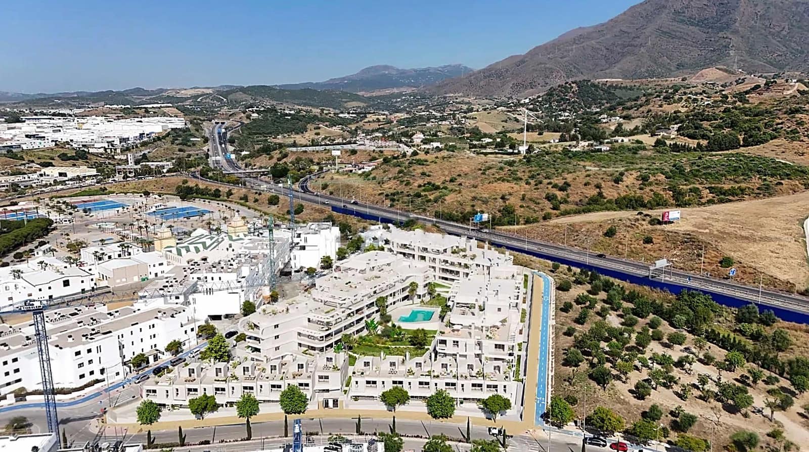 2 sovrum Lägenhet till salu i Estepona med pool - 365 000 € (Ref: 9335055)