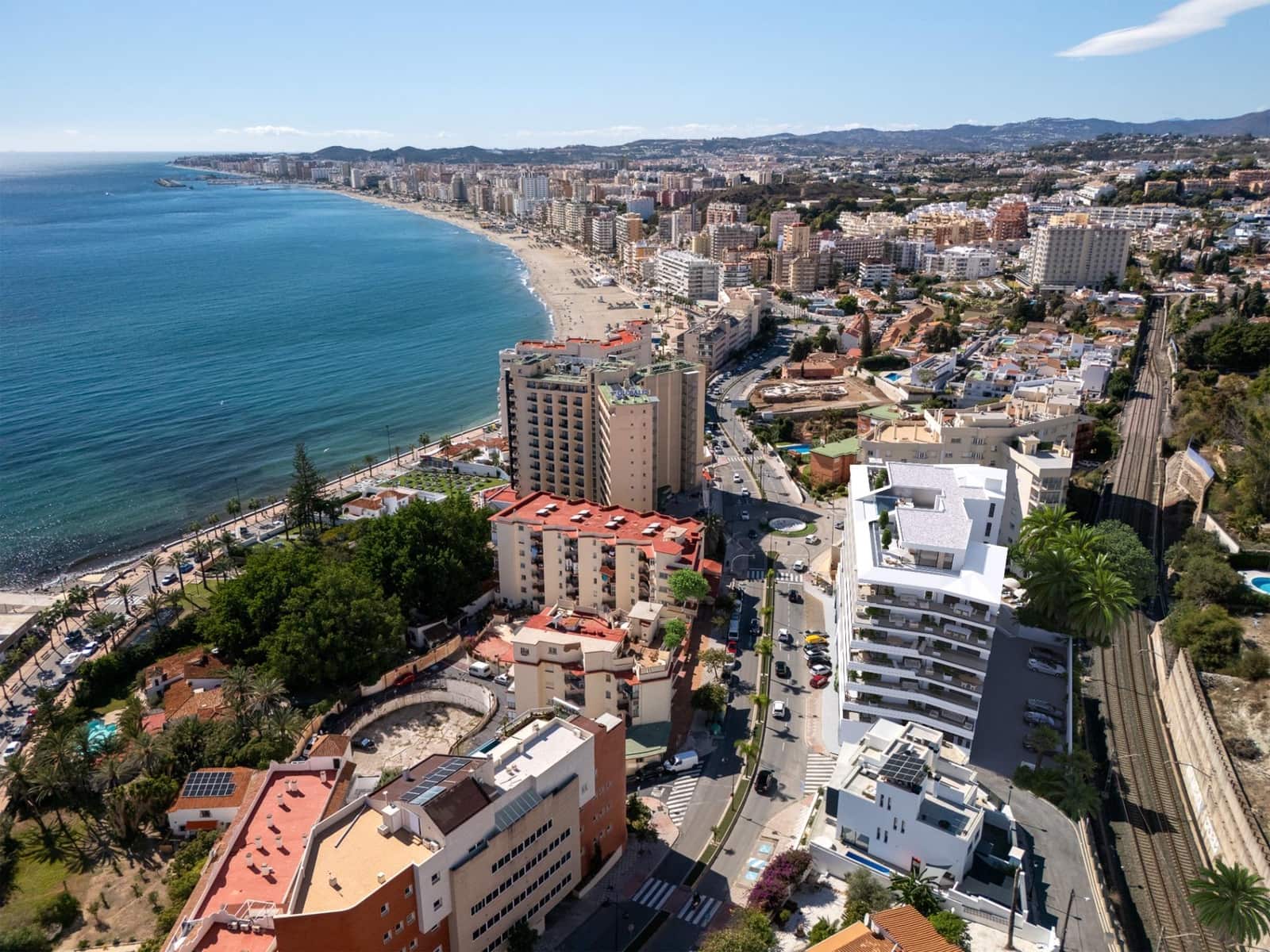 Apartamento de 2 habitaciones en Fuengirola en venta con piscina garaje - 490.000 € (Ref: 9338132)