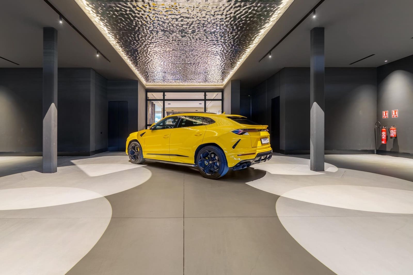 8 slaapkamer Villa te koop in La Quinta met zwembad garage - € 21.500.000 (Ref: 9344882)