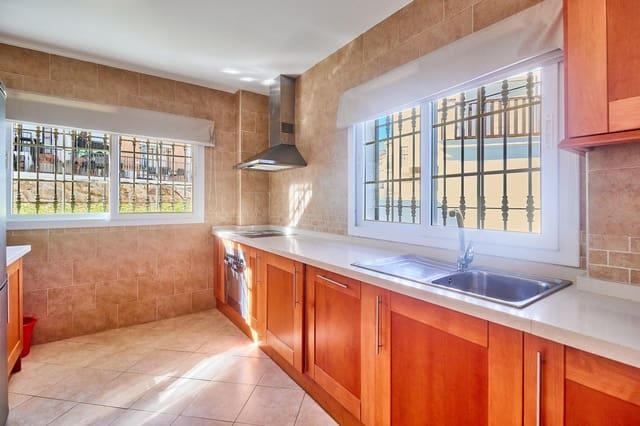 4 sypialnia Dom szeregowy na sprzedaż w Alhaurín de la Torre z basenem garażem - 599 990 € (Ref: 9344886)