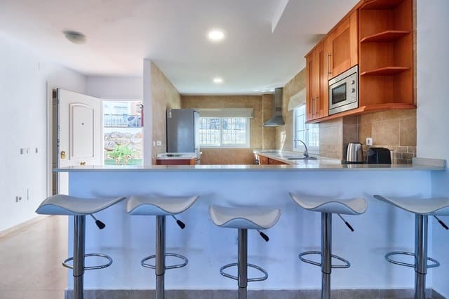 4 sypialnia Dom szeregowy na sprzedaż w Alhaurín de la Torre z basenem garażem - 599 990 € (Ref: 9344886)