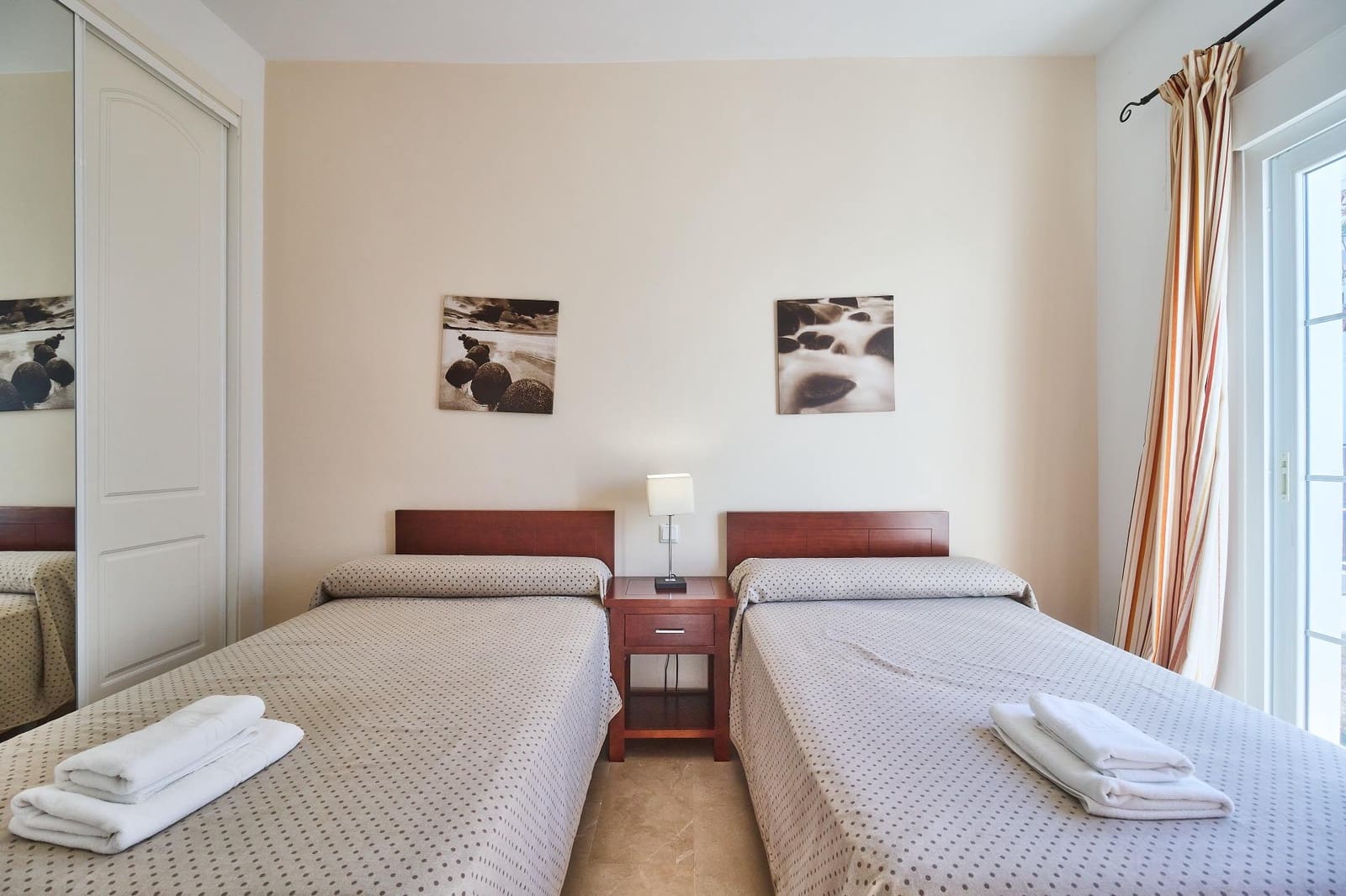 4 sypialnia Dom szeregowy na sprzedaż w Alhaurin de la Torre z basenem garażem - 599 990 € (Ref: 9344886)