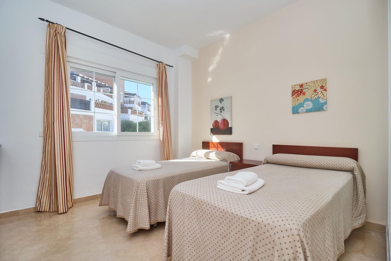 4 sypialnia Dom szeregowy na sprzedaż w Alhaurin de la Torre z basenem garażem - 599 990 € (Ref: 9344886)