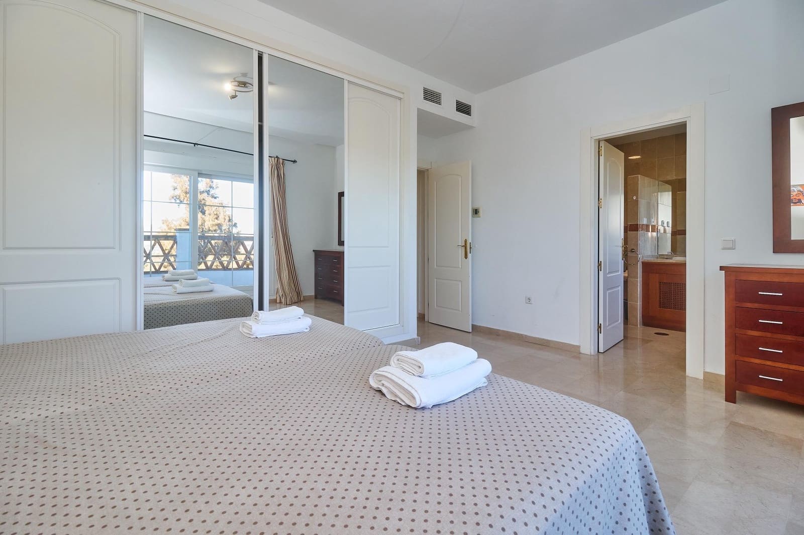 4 sypialnia Dom szeregowy na sprzedaż w Alhaurin de la Torre z basenem garażem - 599 990 € (Ref: 9344886)