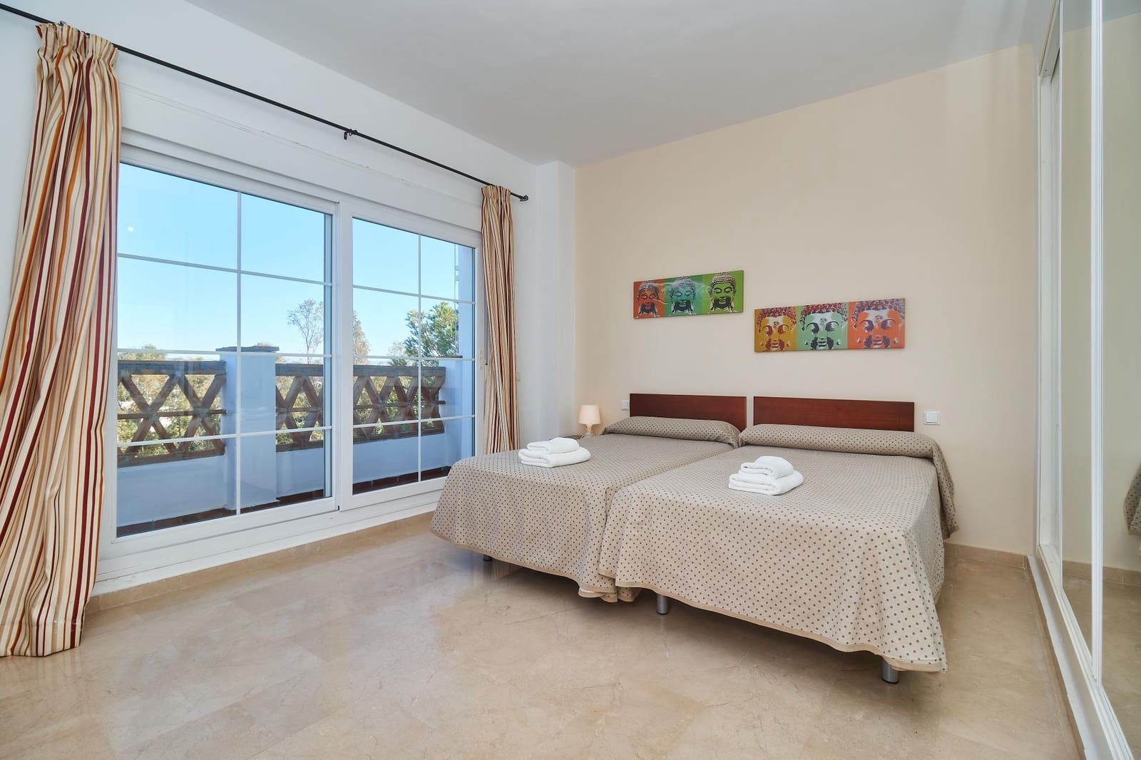 4 slaapkamer Rijtjeshuis te koop in Alhaurin de la Torre met zwembad garage - € 599.990 (Ref: 9344886)