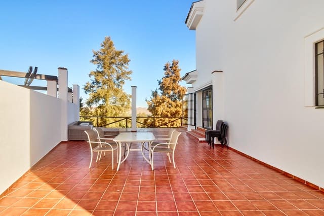 4 slaapkamer Rijtjeshuis te koop in Alhaurín de la Torre met zwembad garage - € 599.990 (Ref: 9344886)