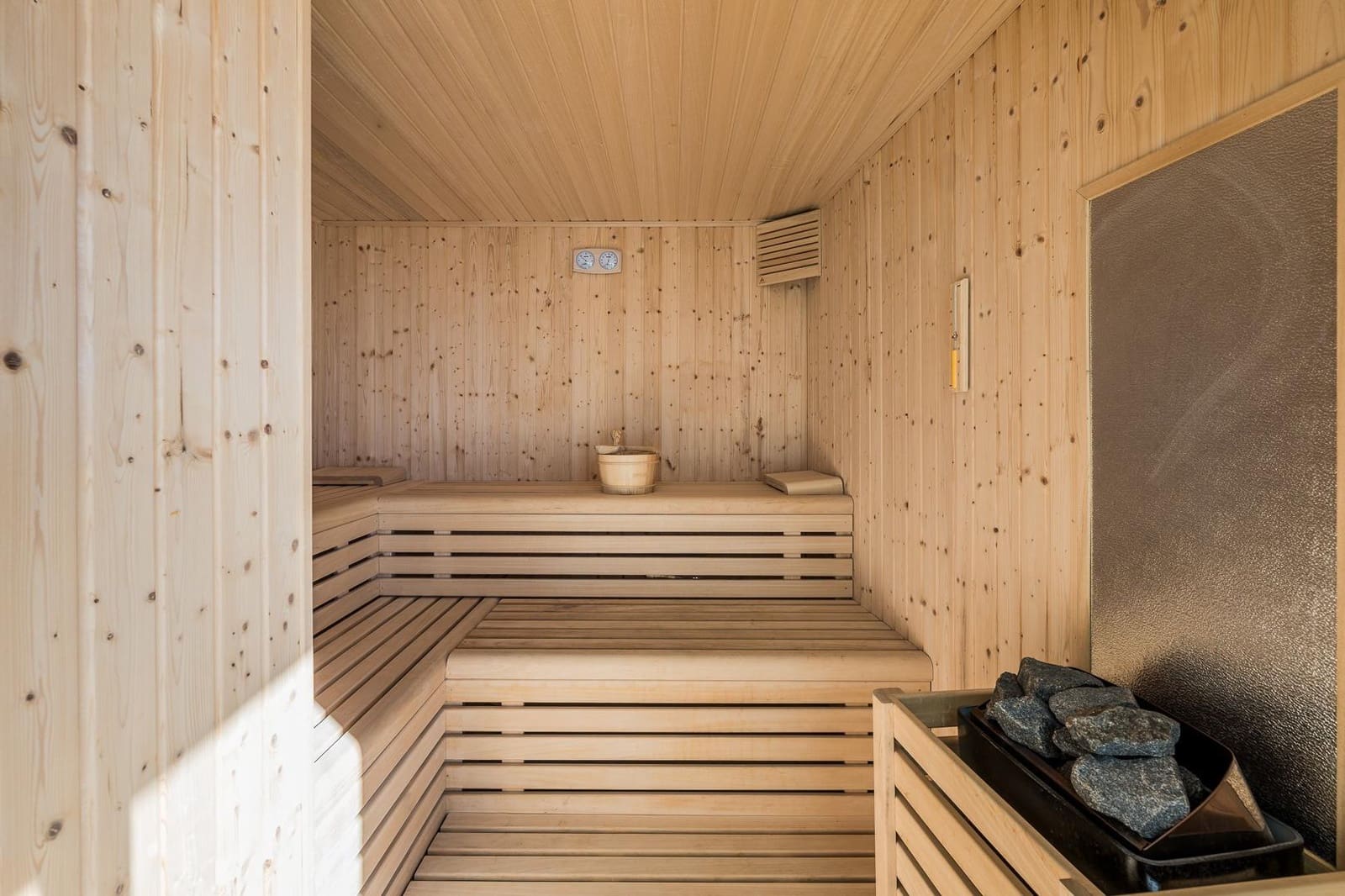 Ático de 3 habitaciones en Benalmádena en venta con piscina garaje - 3.495.000 € (Ref: 9359687)