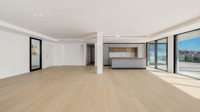 Ático de 3 habitaciones en Benalmádena pueblo, Benalmádena en venta con piscina garaje - 3.495.000 € (Ref: 9359687)