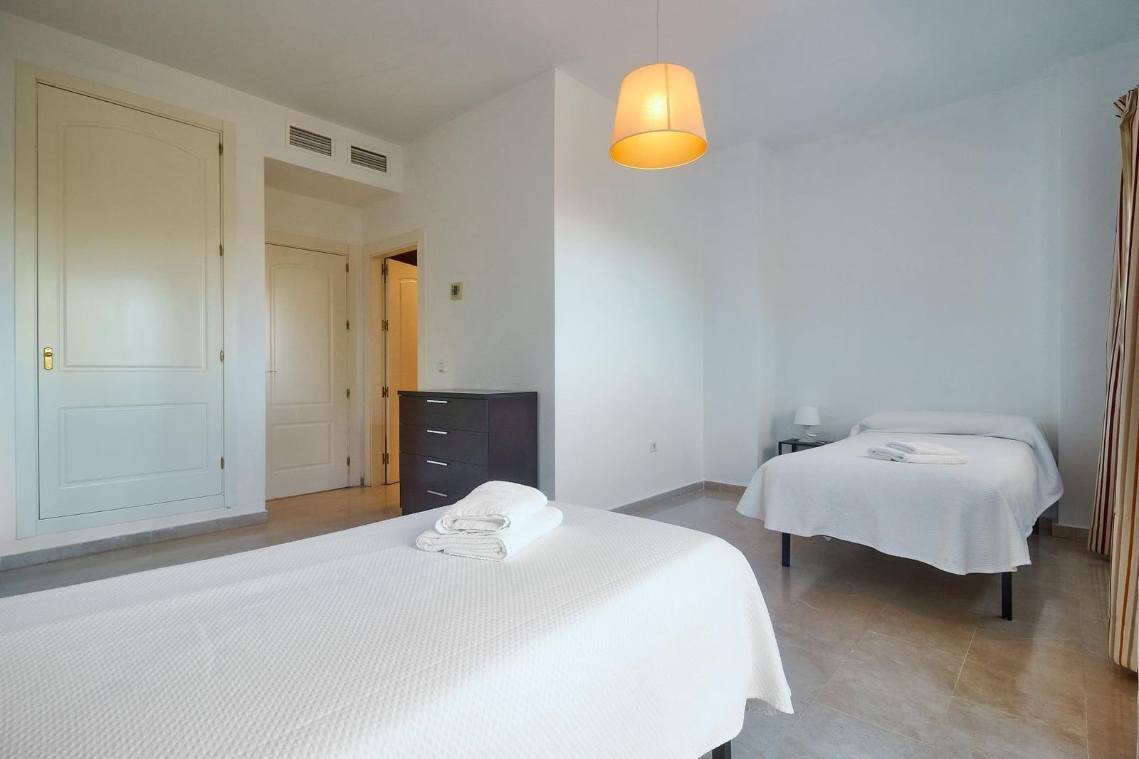 3 sypialnia Dom szeregowy na sprzedaż w Alhaurin de la Torre z basenem garażem - 429 990 € (Ref: 9359688)