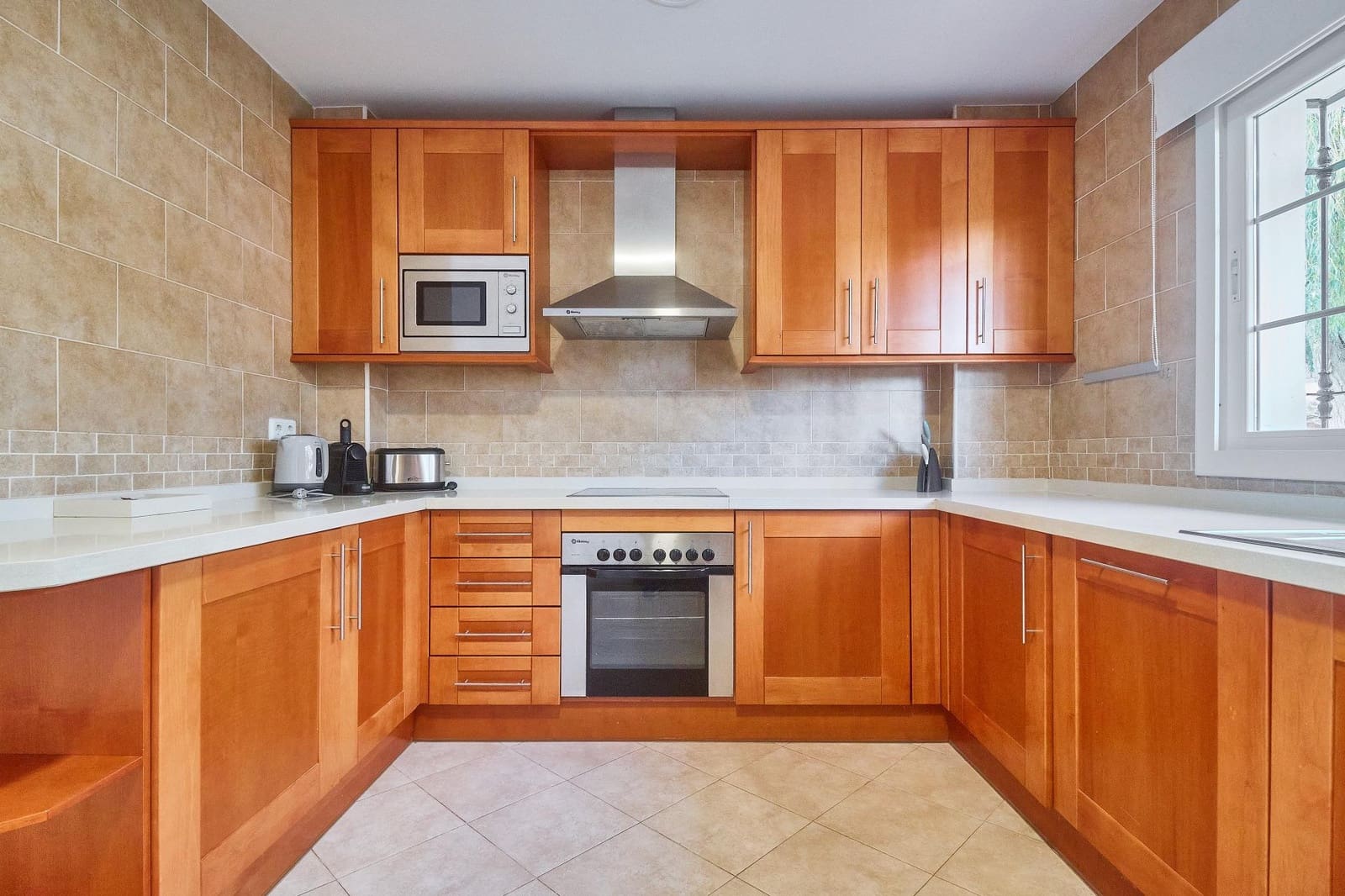 3 sypialnia Dom szeregowy na sprzedaż w Alhaurin de la Torre z basenem garażem - 429 990 € (Ref: 9359688)