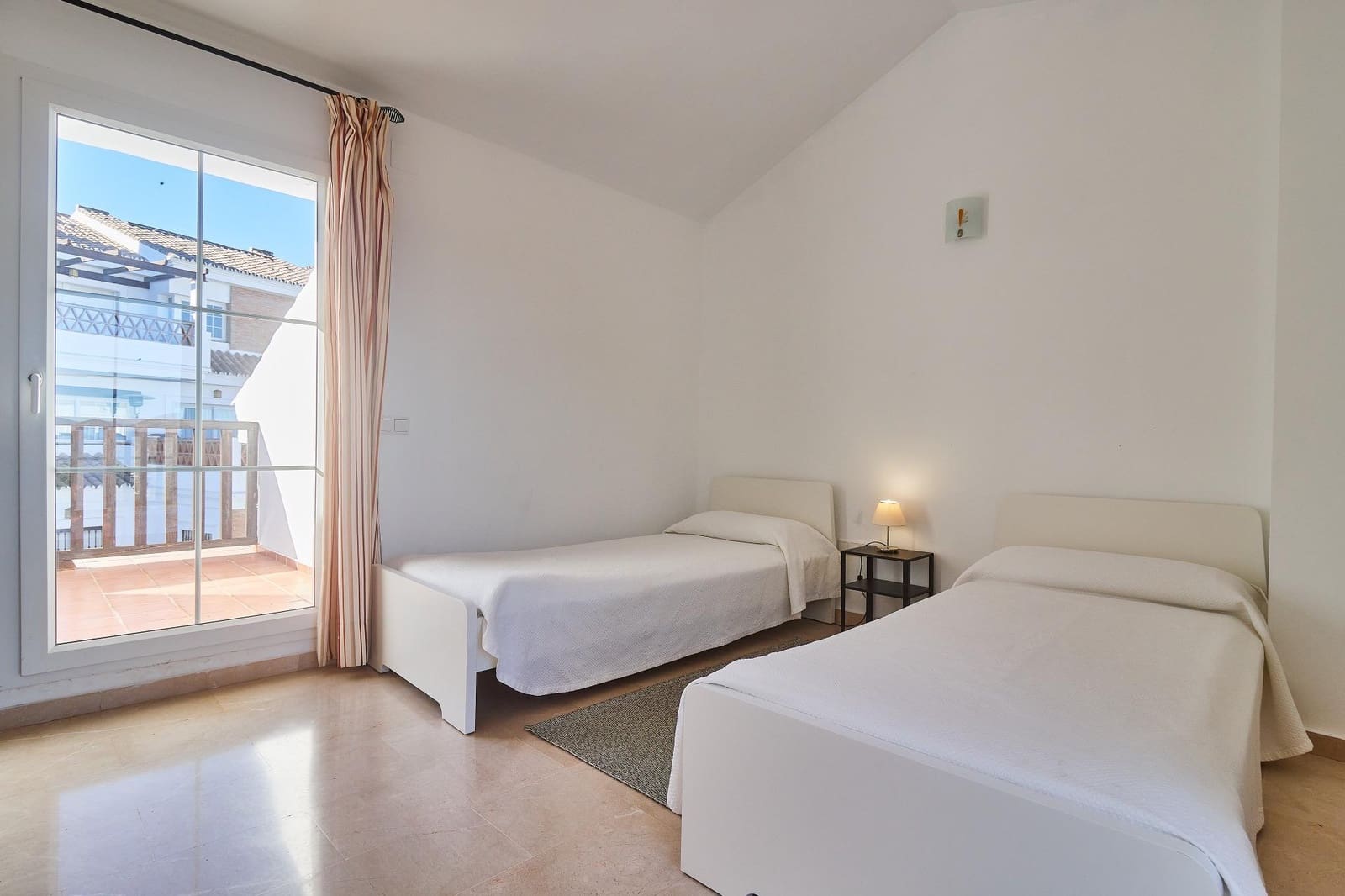 3 sypialnia Dom szeregowy na sprzedaż w Alhaurin de la Torre z basenem garażem - 429 990 € (Ref: 9359688)